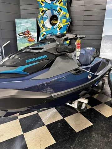 Slide: The Image of Sea-Doo GTX 170 2025 - 4