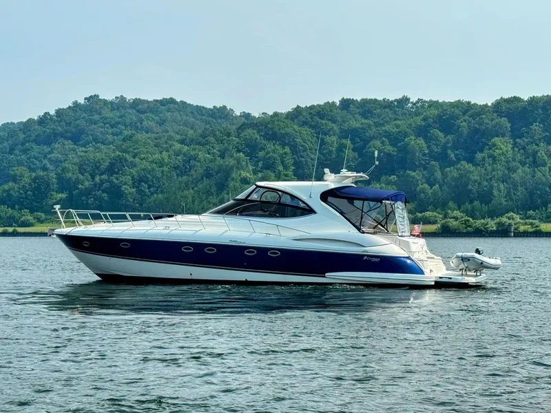 The Image of Cruisers 540 Express 2005 - 0