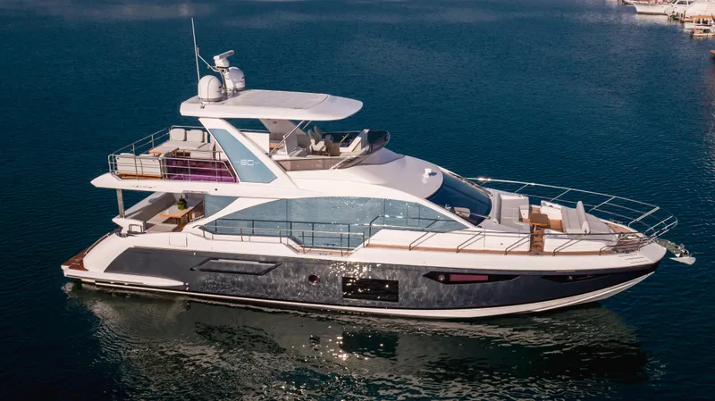 Slide: The Image of Azimut 60 2020 - 11