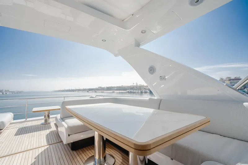 Slide: The Image of Azimut 60 2020 - 111