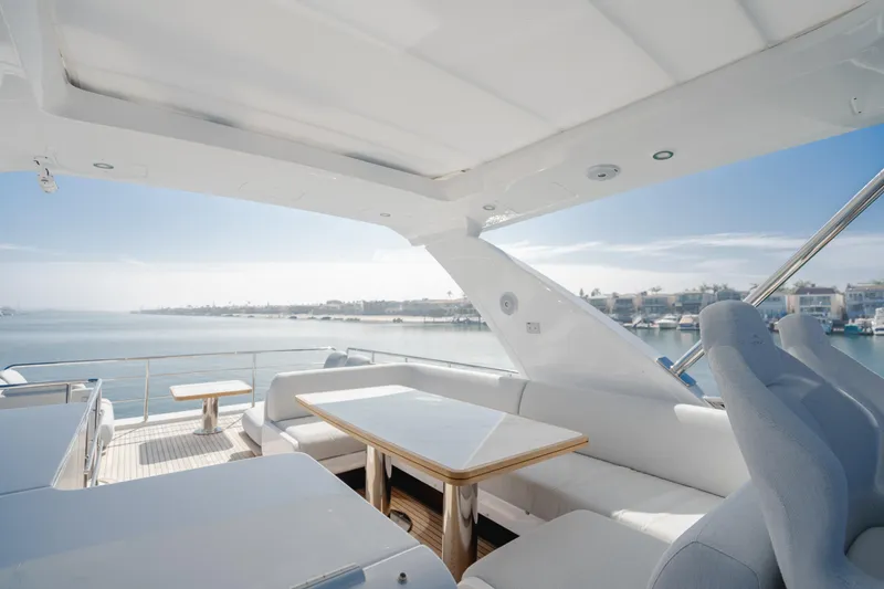 Slide: The Image of Azimut 60 2020 - 112