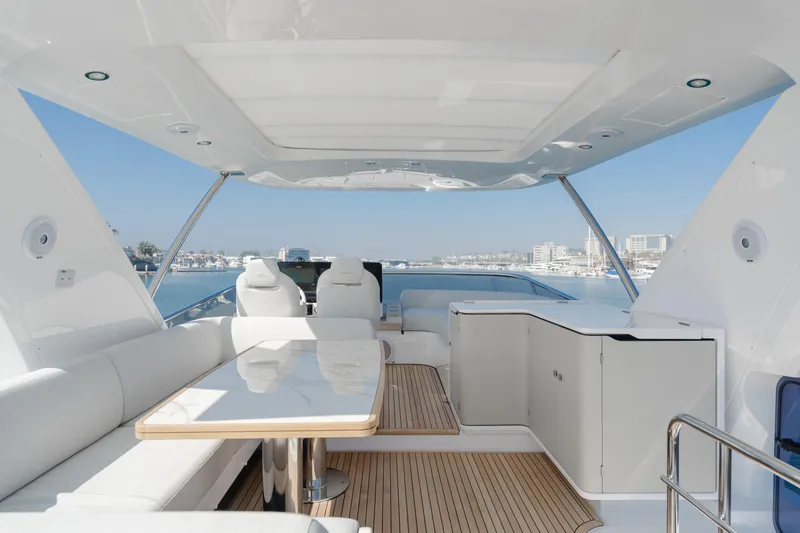 Slide: The Image of Azimut 60 2020 - 114