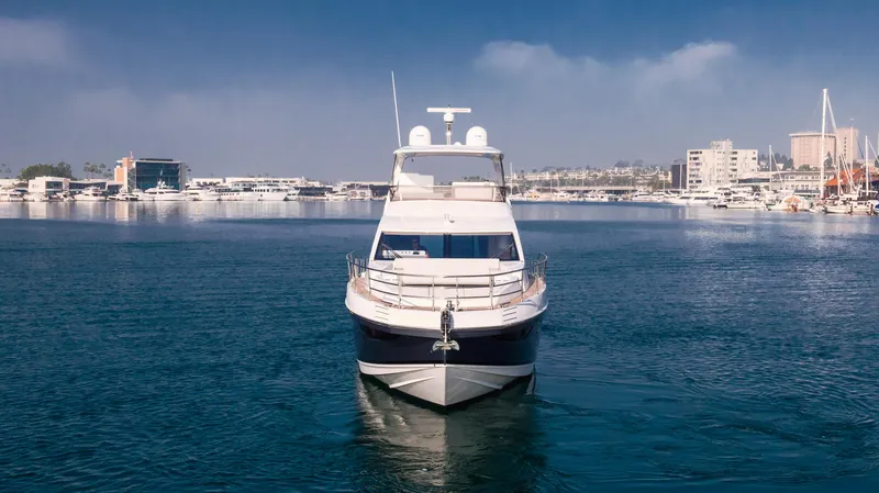 Slide: The Image of Azimut 60 2020 - 17