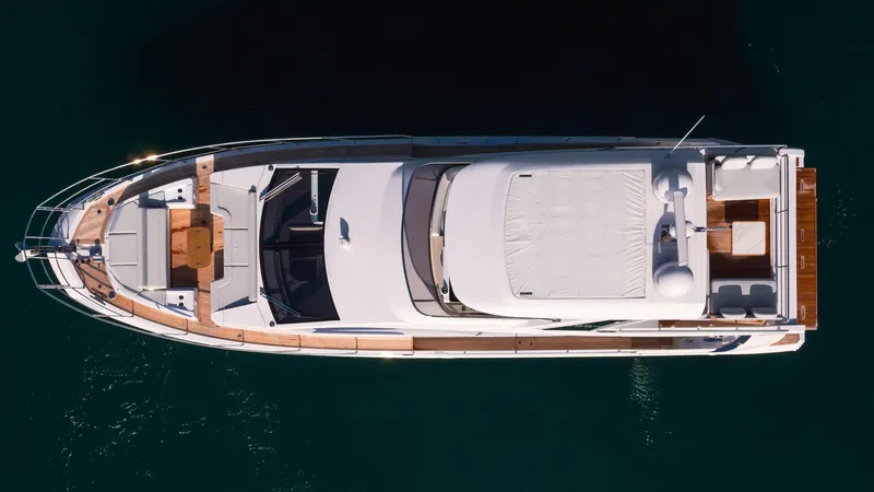 Slide: The Image of Azimut 60 2020 - 19