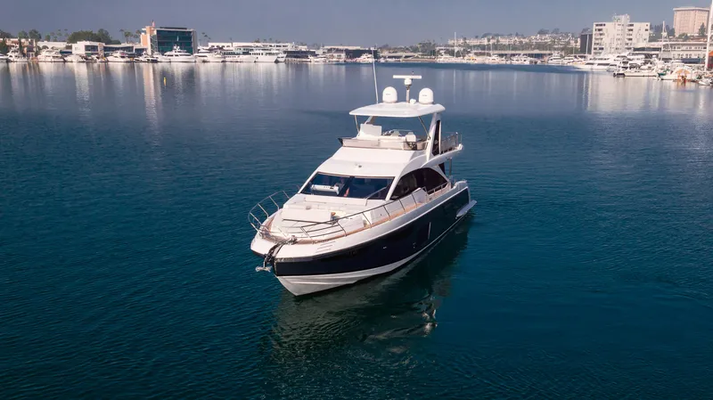 Slide: The Image of Azimut 60 2020 - 20