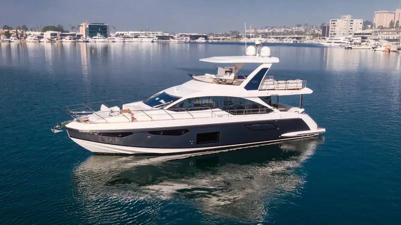 Slide: The Image of Azimut 60 2020 - 22