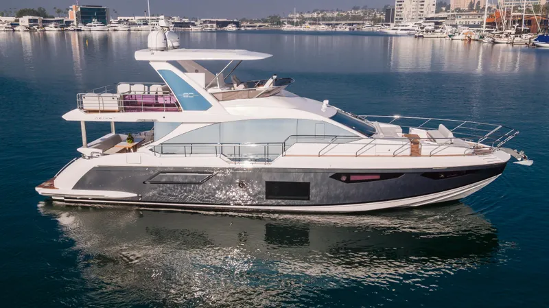 Slide: The Image of Azimut 60 2020 - 27