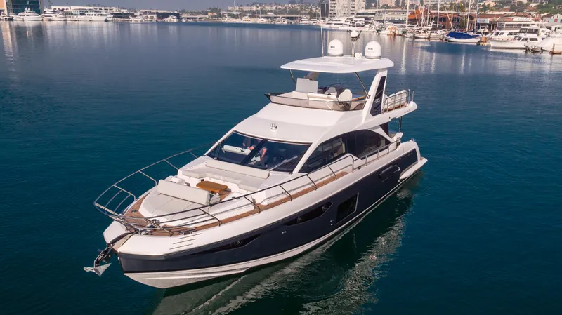 Slide: The Image of Azimut 60 2020 - 31