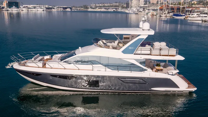 Slide: The Image of Azimut 60 2020 - 33