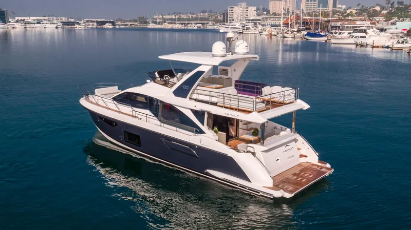 Slide: The Image of Azimut 60 2020 - 34