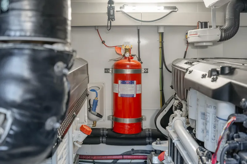 Slide: The Image of Azimut 60 2020 - 36