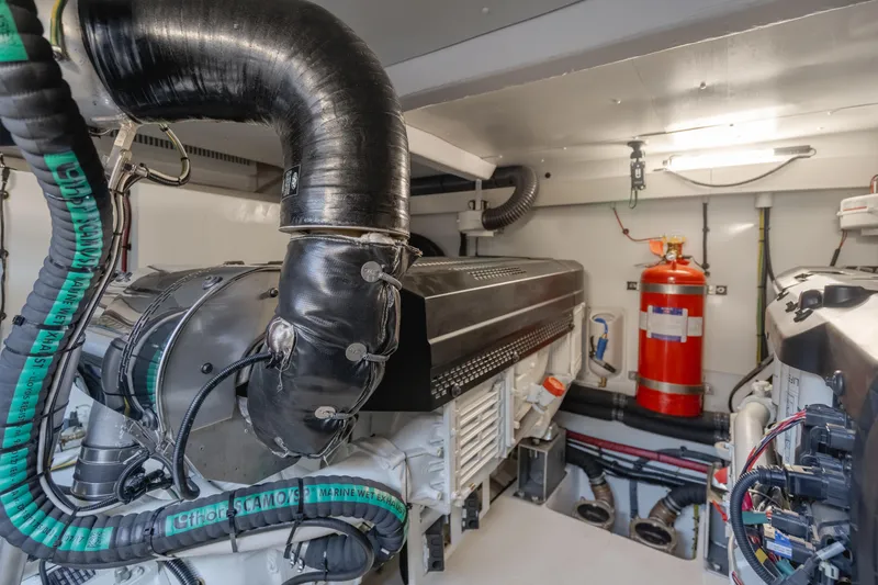 Slide: The Image of Azimut 60 2020 - 39