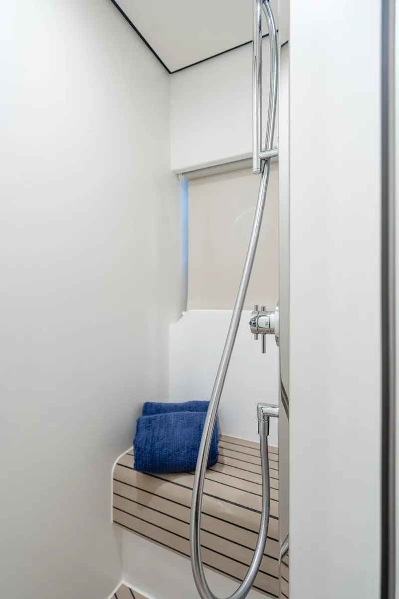 Slide: The Image of Azimut 60 2020 - 49