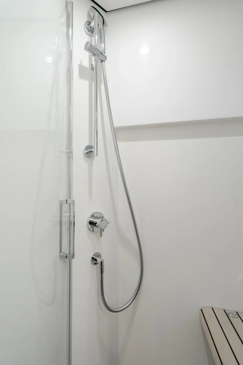 Slide: The Image of Azimut 60 2020 - 55