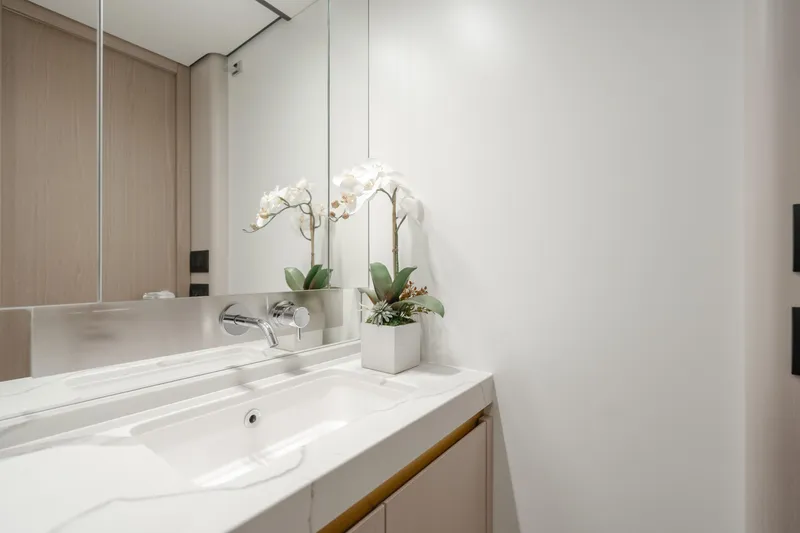 Slide: The Image of Azimut 60 2020 - 57