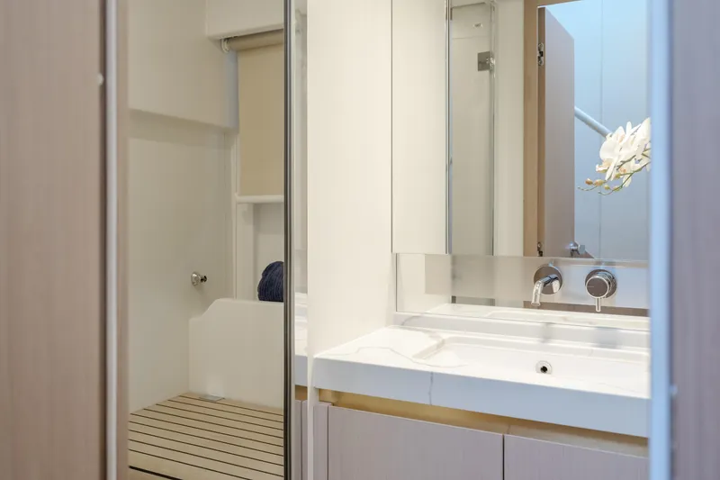 Slide: The Image of Azimut 60 2020 - 59