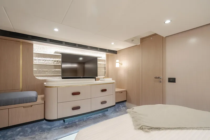 Slide: The Image of Azimut 60 2020 - 66