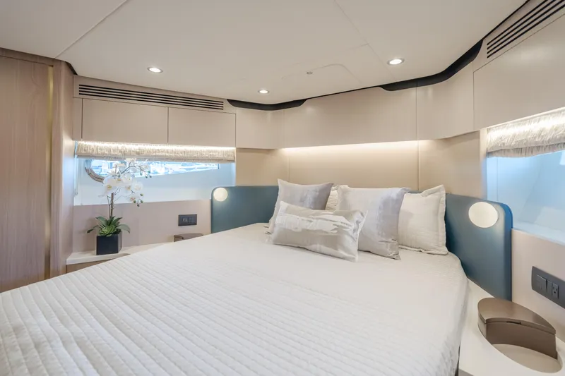 Slide: The Image of Azimut 60 2020 - 69