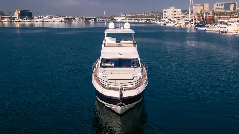 Slide: The Image of Azimut 60 2020 - 7