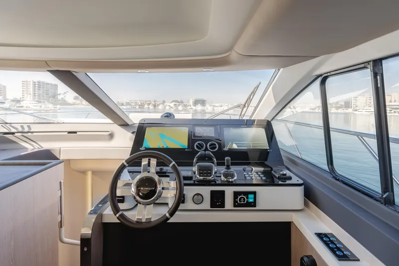 Slide: The Image of Azimut 60 2020 - 75