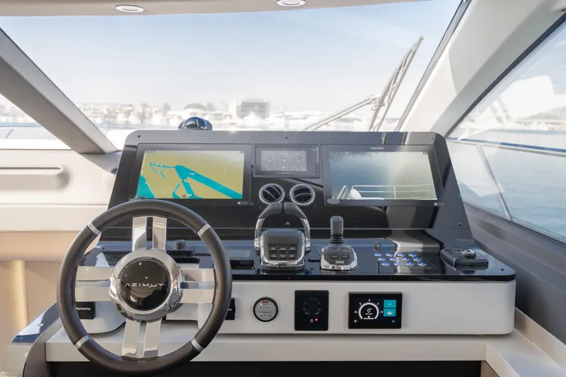 Slide: The Image of Azimut 60 2020 - 76