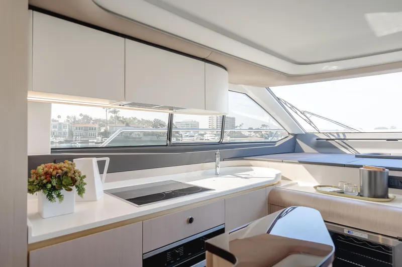 Slide: The Image of Azimut 60 2020 - 78