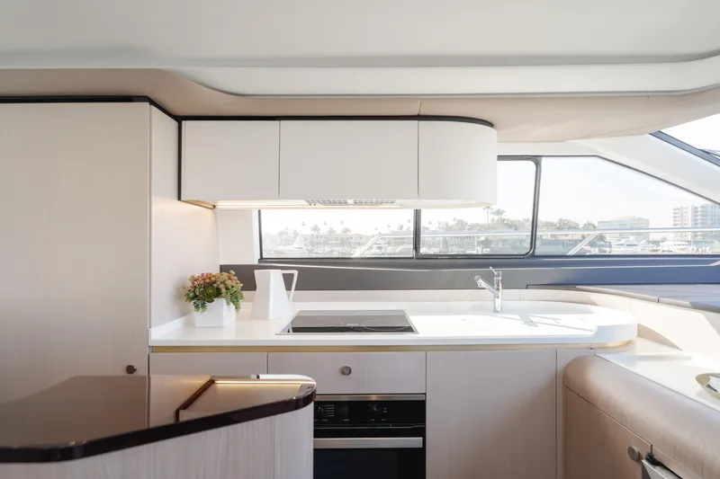 Slide: The Image of Azimut 60 2020 - 79