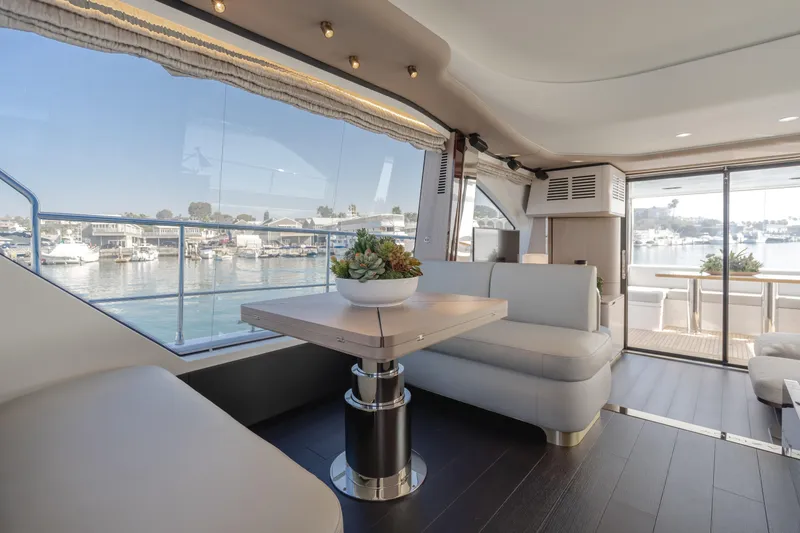 Slide: The Image of Azimut 60 2020 - 84