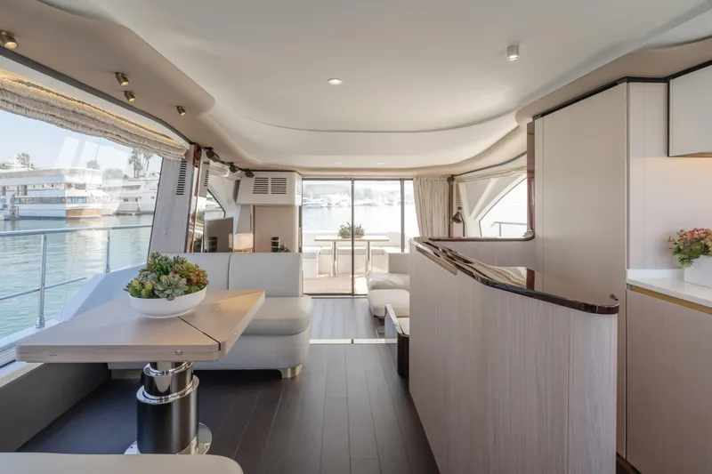 Slide: The Image of Azimut 60 2020 - 85