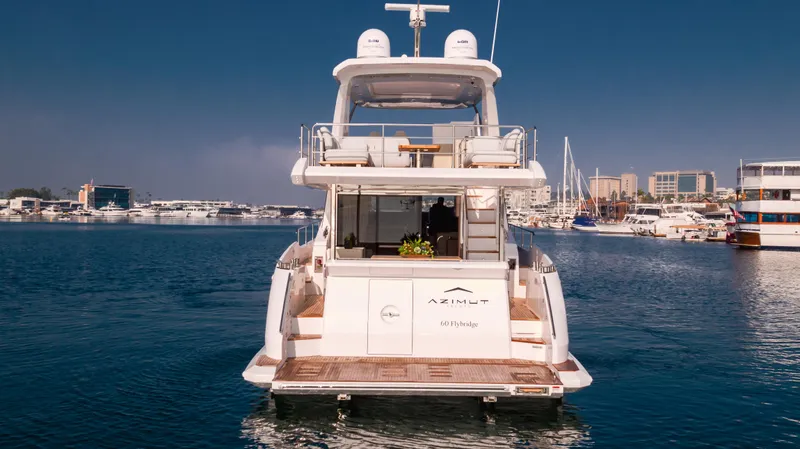 Slide: The Image of Azimut 60 2020 - 9