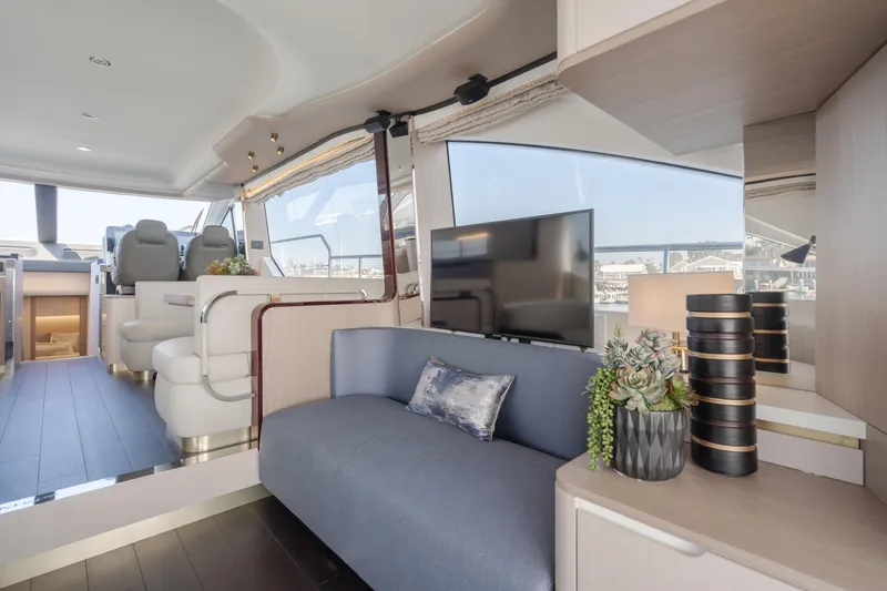 Slide: The Image of Azimut 60 2020 - 91