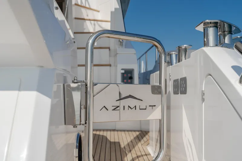 Slide: The Image of Azimut 60 2020 - 94