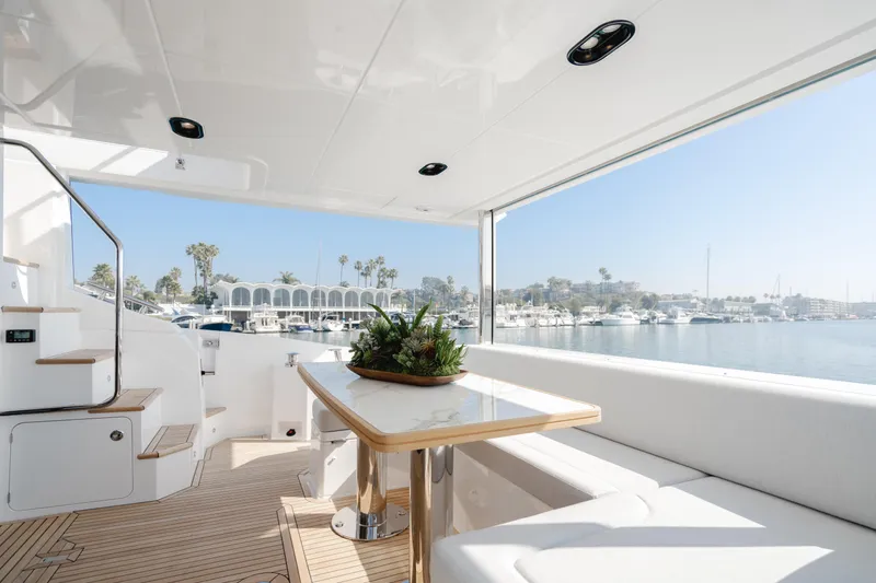 Slide: The Image of Azimut 60 2020 - 95