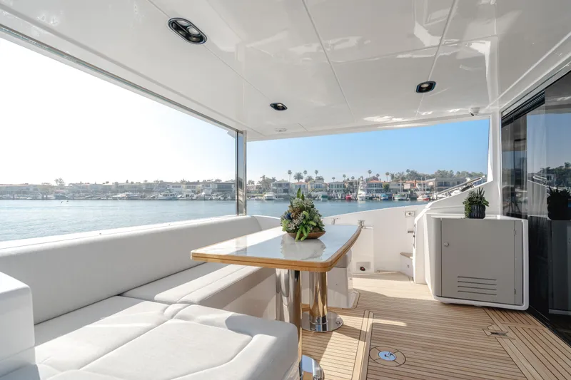 Slide: The Image of Azimut 60 2020 - 96