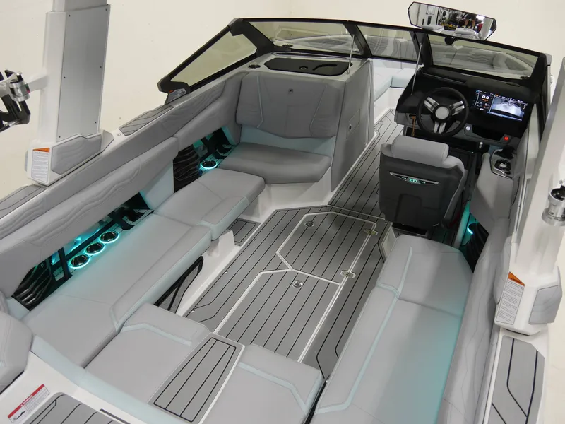 Slide: The Image of Nautique G23 2025 - 10