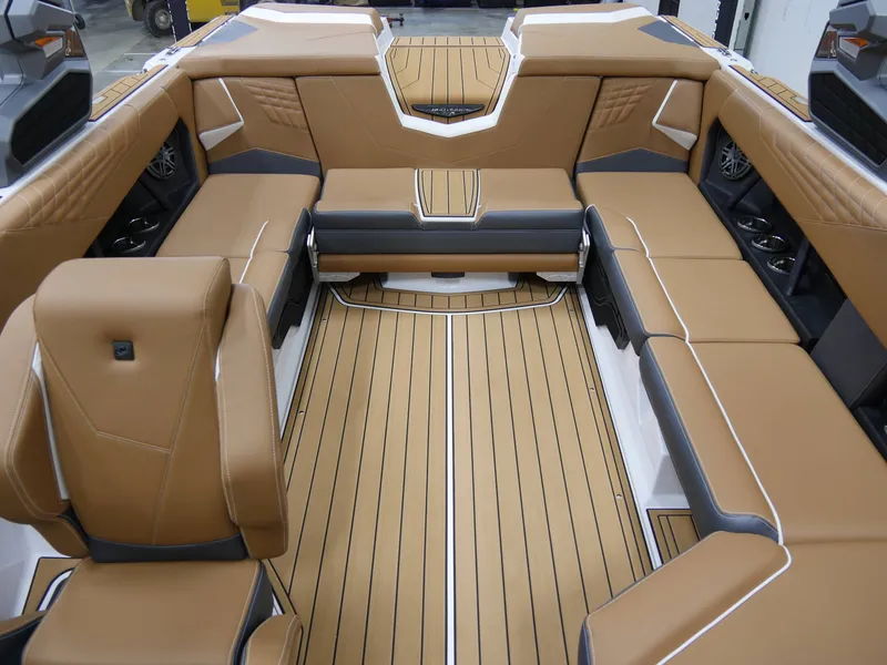 Slide: The Image of Nautique Super Air Nautique S23 2025 - 15