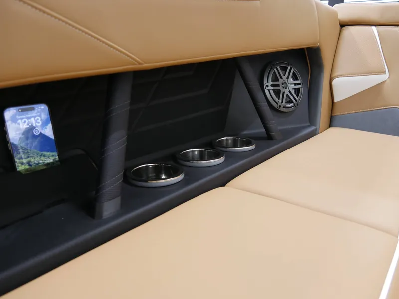 Slide: The Image of Nautique Super Air Nautique S23 2025 - 18