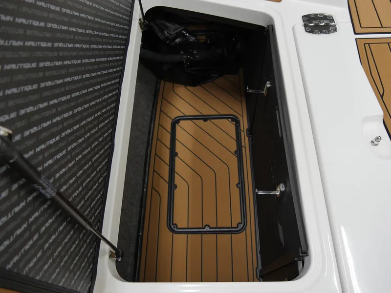 Slide: The Image of Nautique Super Air Nautique S23 2025 - 21