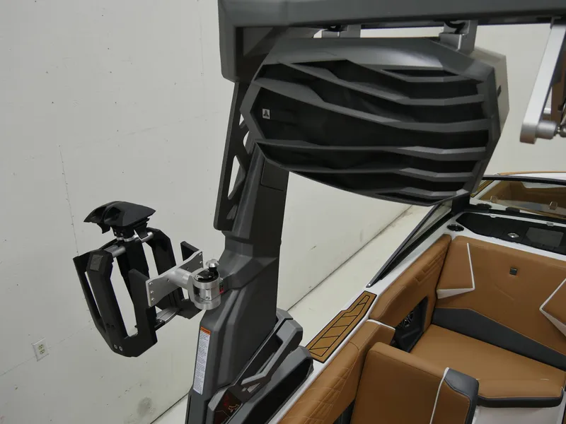 Slide: The Image of Nautique Super Air Nautique S23 2025 - 22