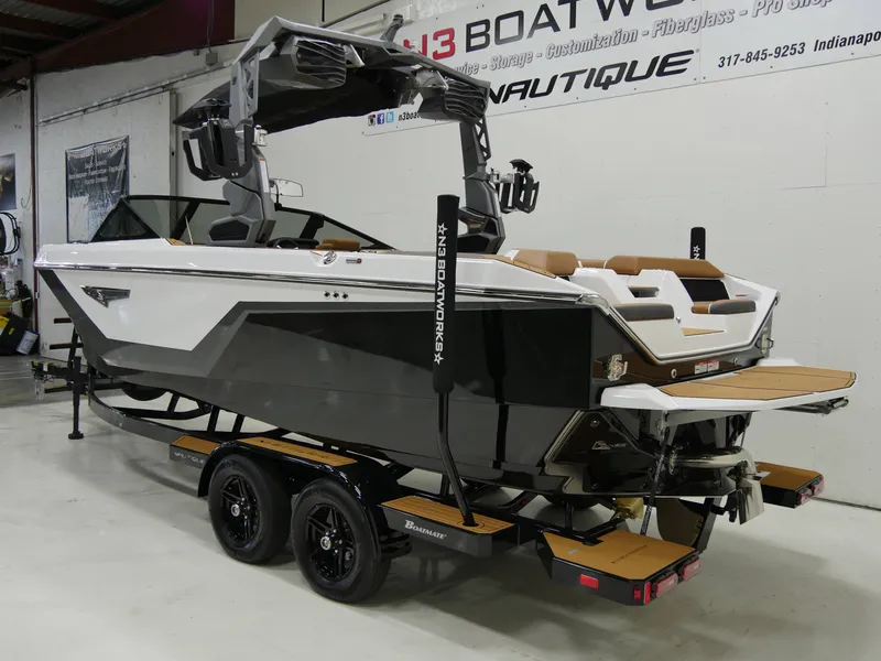 Slide: The Image of Nautique Super Air Nautique S23 2025 - 6