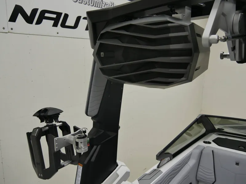 Slide: The Image of Nautique Super Air Nautique G21 2025 - 11