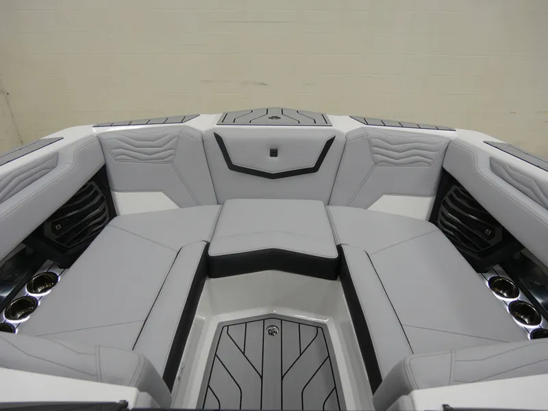 Slide: The Image of Nautique Super Air Nautique G21 2025 - 15