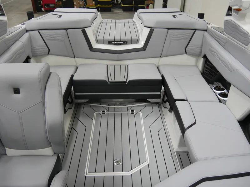 Slide: The Image of Nautique Super Air Nautique G21 2025 - 17