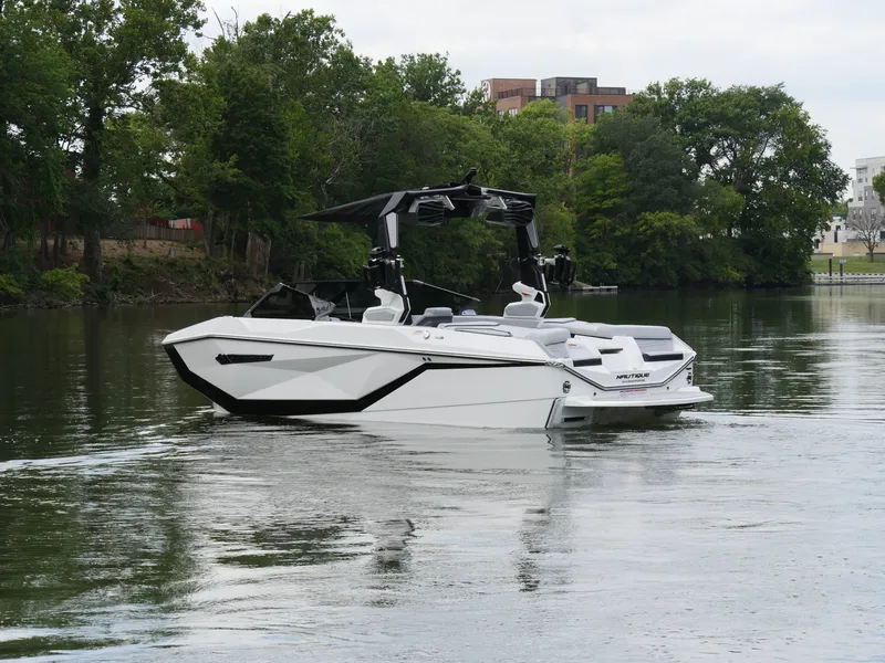 Slide: The Image of Nautique Super Air Nautique G21 2025 - 21