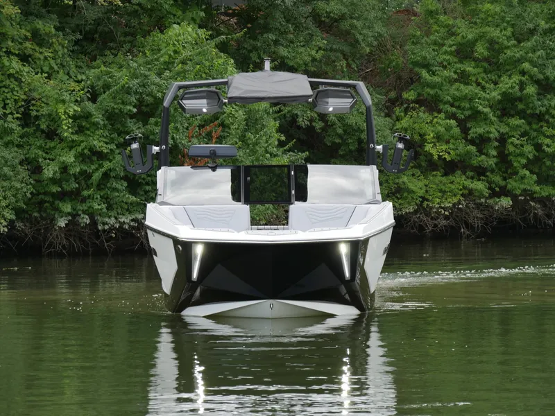 Slide: The Image of Nautique Super Air Nautique G21 2025 - 23