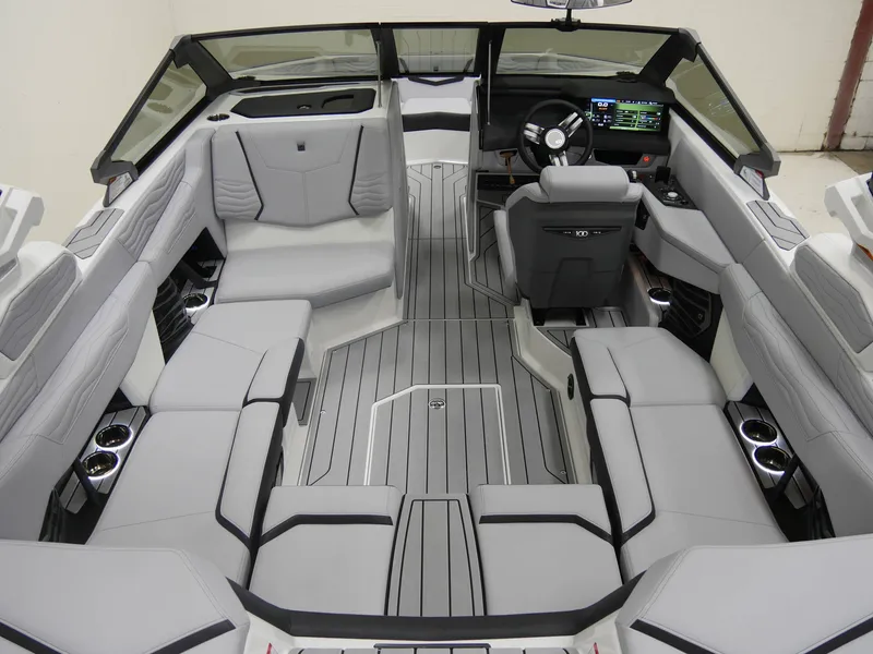 Slide: The Image of Nautique Super Air Nautique G21 2025 - 7