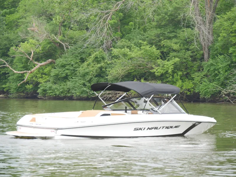 Slide: The Image of Nautique 200 2025 - 21