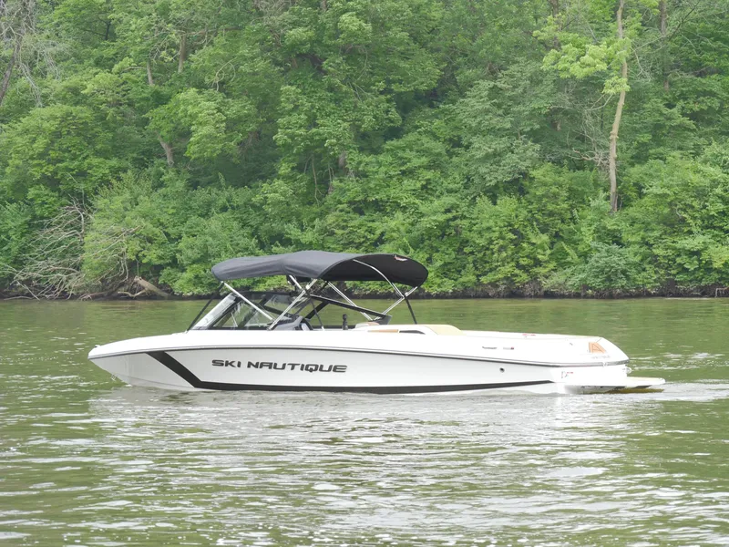 Slide: The Image of Nautique 200 2025 - 22