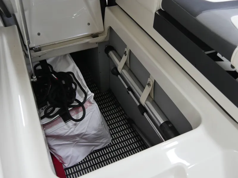 Slide: The Image of Monterey 234SS 2013 - 17