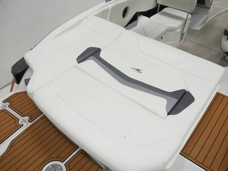 Slide: The Image of Monterey 234SS 2013 - 7